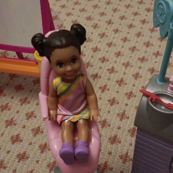 Barbie - Picture 3 of 3